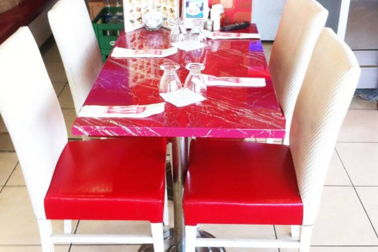 Iskenderun Icindeki Masa Sandalye Seti Satildi Letgo